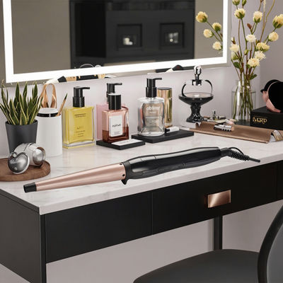 25mm 배럴 1 년 보증과 부드러운 반짝이는 커일을 위해 110-240V 전압과 세라믹 헤어 커러